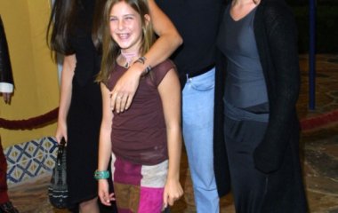 Семья в сборе: Деми Мур и Брюс Уиллис поздравили дочь с 30-летием