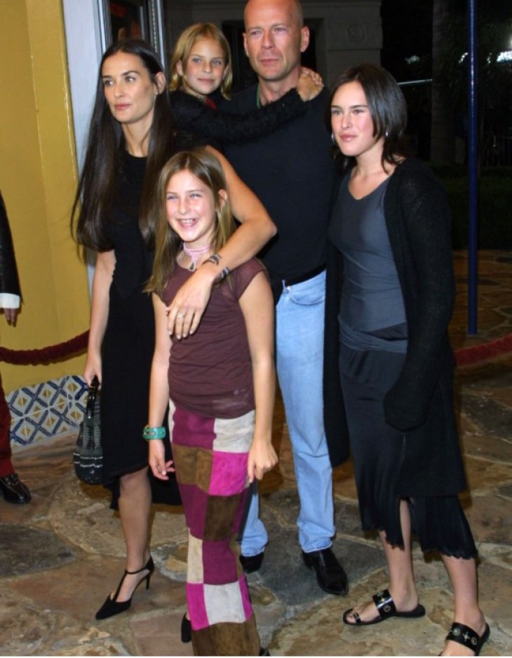 Семья в сборе: Деми Мур и Брюс Уиллис поздравили дочь с 30-летием