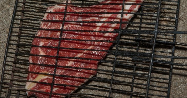 Домашні засоби, які очистять шампури і сітку гриль за дві секунди: відмиєте навіть застарілий жир