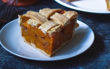 Вкус осени: рецепт вкусного пирога с яблоками и тыквой