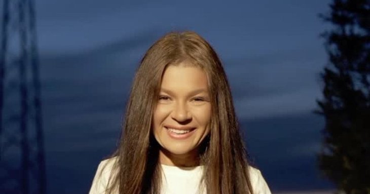 Руслана приїхала до рідного міста й зустрілася з батьками, які розлучилися 35 років тому