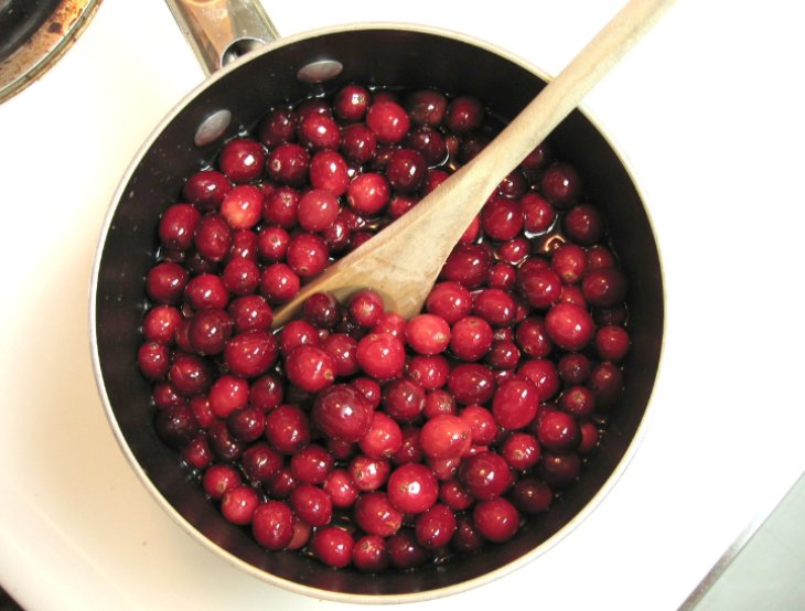 Быстро, полезно и вкусно: рецепты приготовления блюд из клюквы