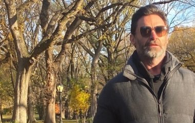 Одинокий Хью Джекман встревожил поклонников новыми фото