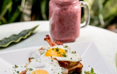 Женщина похудела на два размера одежды после того, как сменила свой завтрак: вот что она ест