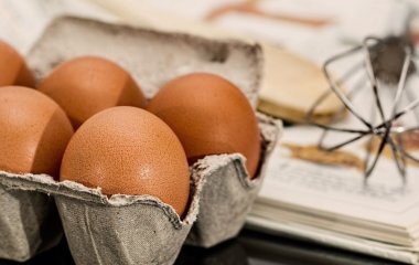 Чи справді яйця для тіста повинні бути кімнатної температури: досвідчені кондитерки дали відповідь
