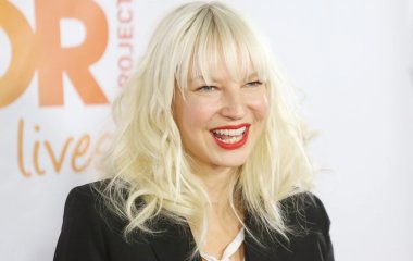 Певица Сиа сообщила о неизлечимом заболевании