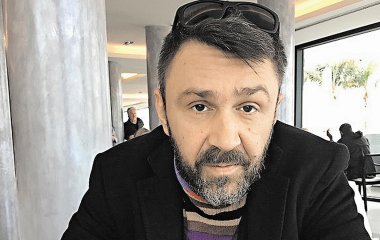 Сергей Шнуров: «Собчак должна любить Богомолова, а поцелуйчики шлет мне»