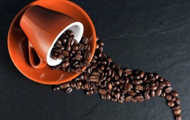 Невролог пояснив, як популярний напій запобігає появі «поганого» холестерину
