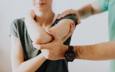 Первые симптомы артрита, на которые стоит обратить внимание каждому