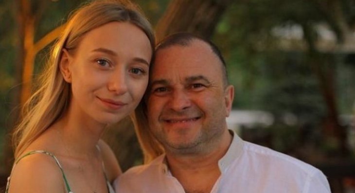 Жена Виктора Павлика поделилась планами на 2022 год: маммопластика, ринопластика и свадьба