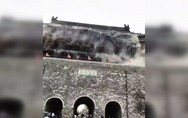 У Китаї завалився дах 