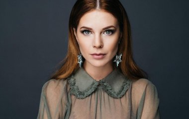 Наталья Подольская в стильном аутфите в Туапсе