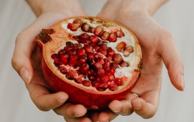 Косметолог назвала 7 шкідливих звичок, які шкодять шкірі