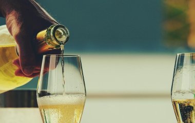 Як зберегти вино свіжим після відкриття: секрети і поради