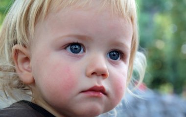 Як не допустити перегріву дитини у спеку? Пам'ятка