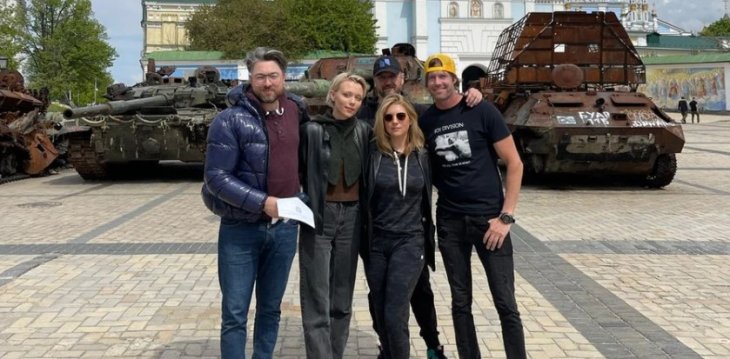 Звезды Голливуда Кэтрин Винник и Иванна Сахно посетили Киев и прогулялись по центру города