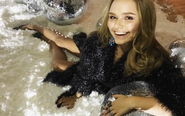 Дочь Дмитрия Маликова вышла в свет в скромном наряде