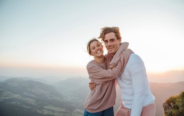 8 способов, которыми мужчина признается вам в любви без слов