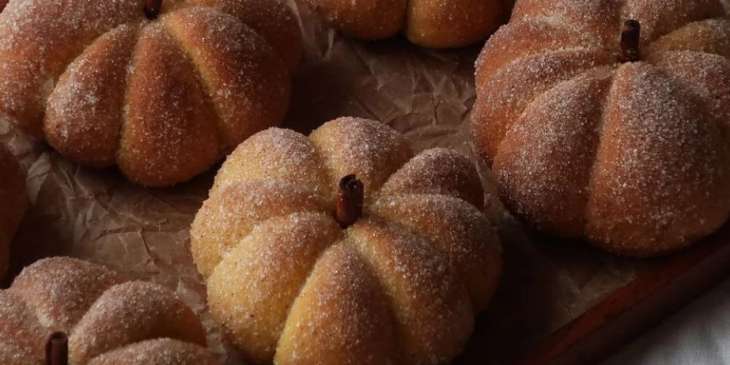 Рецепт тыквенных булочек с сахаром и корицей