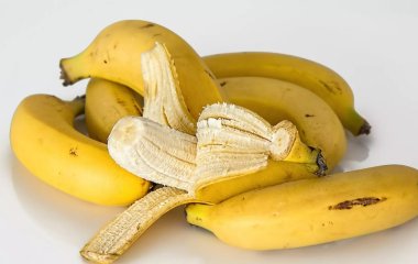 Названо продукти, які не можна поєднувати з бананами