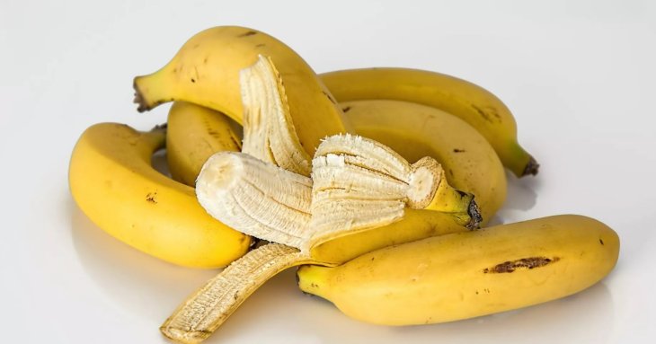 Названо продукти, які не можна поєднувати з бананами