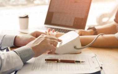 Як визначити високий рівень холестерину за зовнішністю