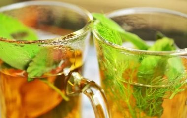 Лікарі розповіли, які трави лікують головний біль
