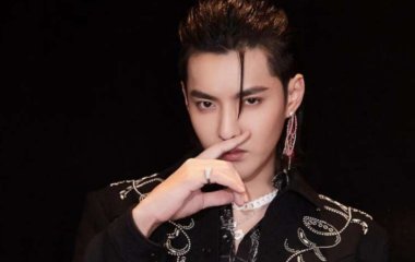 Секс-скандал: известного рэпера и модель обвиняют в изнасиловании малолетней фанатки  