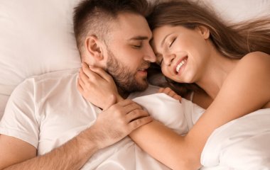 300 фраз во время секса: какие слова говорить, чтобы возбудить партнера 