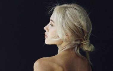 Даша Квиткова засветила фигуру в коротеньком топе и рассекретила свои параметры