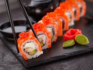 Медики предупредили о вреде суши для здоровья