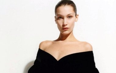 Белла Хадид позировала в fashion-шоу модного бренда «Philosophy Lorenzo Serafini»