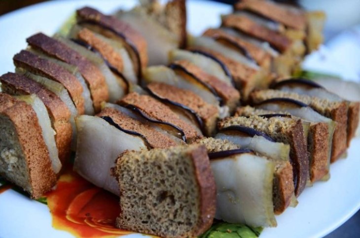 Настоящий украинский рецепт: как приготовить нежное сало через пять минут