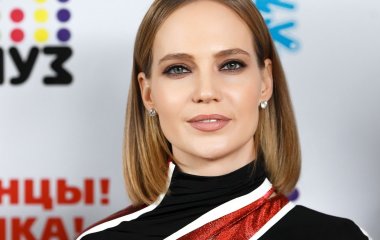 Наталья Ионова позировала в белом кружевном боди