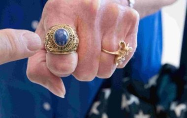 Загублений чоловічий перстень знайшли через 54 роки: хто його власник (фото)