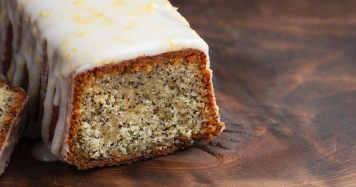 Невозможно оторваться: рецепт праздничного лимонного кекса от Лизы Глинской