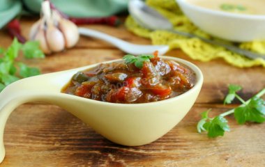 Китайський кисло-солодкий соус: як приготувати популярну добавку до м'яса