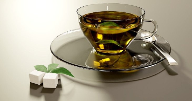 Цей напій ефективно спалює жир на животі