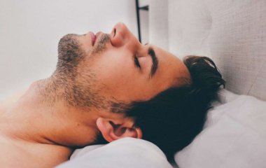 Ученые объяснили, почему мозг человека активно работает во сне