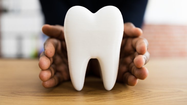 Как сохранить белизну зубов: советы стоматолога