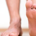 Как нейтрализовать неприятный запах ног: действенный лайфхак