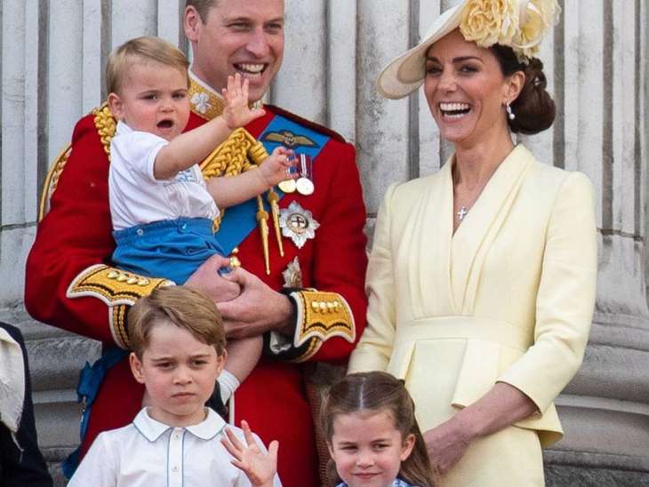 Кейт Миддлтон и принц Уильям опубликовали новые фото с детьми
