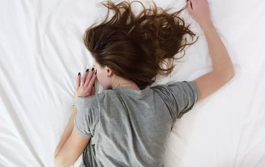 Лікарі розповіли, як повноцінно висипатися за 4 години