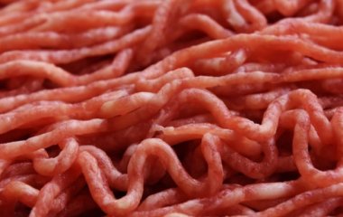 Названо три продукти, які не можна їсти після 50 років