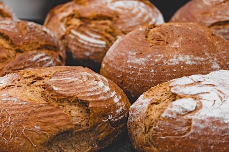 Медики и диетологи назвали самый вредный хлебобулочный продукт