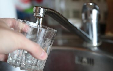 Терапевт попередила про наслідки пиття води з-під крана