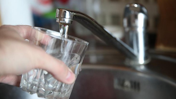 Терапевт попередила про наслідки пиття води з-під крана