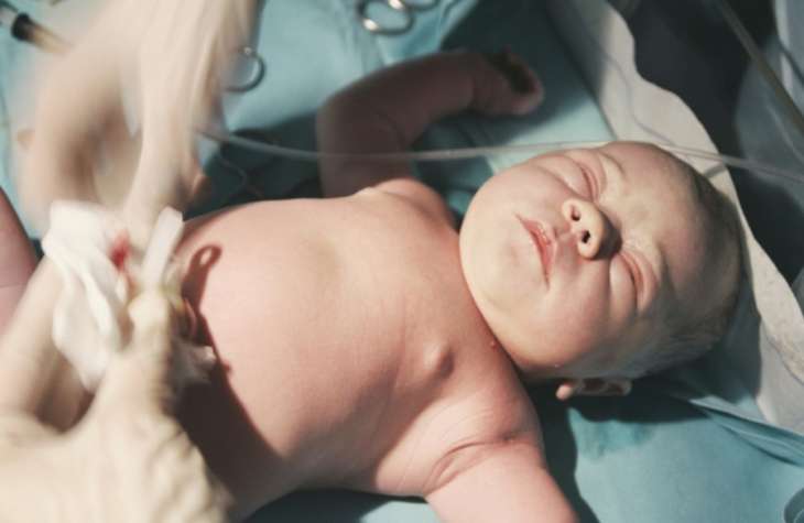 Обробка пупкової ранки новонародженого: як, коли, чим і як довго