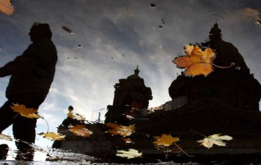 Лікар назвав найшкідливіше осіннє взуття