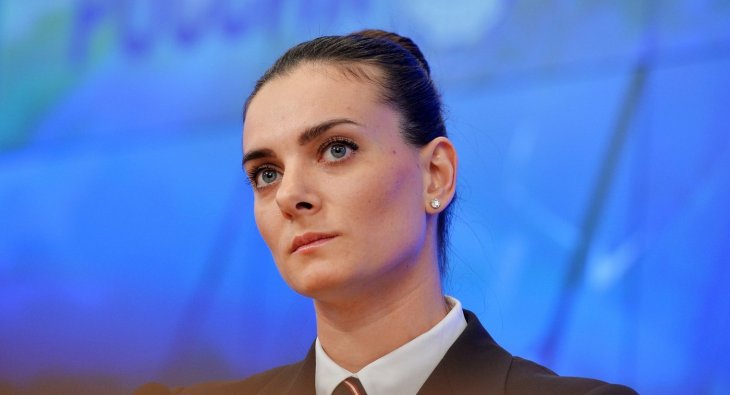 Елена Исинбаева впервые опубликовала фото с сыном